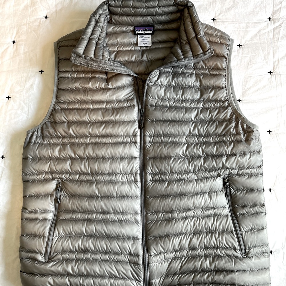 Men’s Patagonia Down Sweater Vest, silver/gray, size L